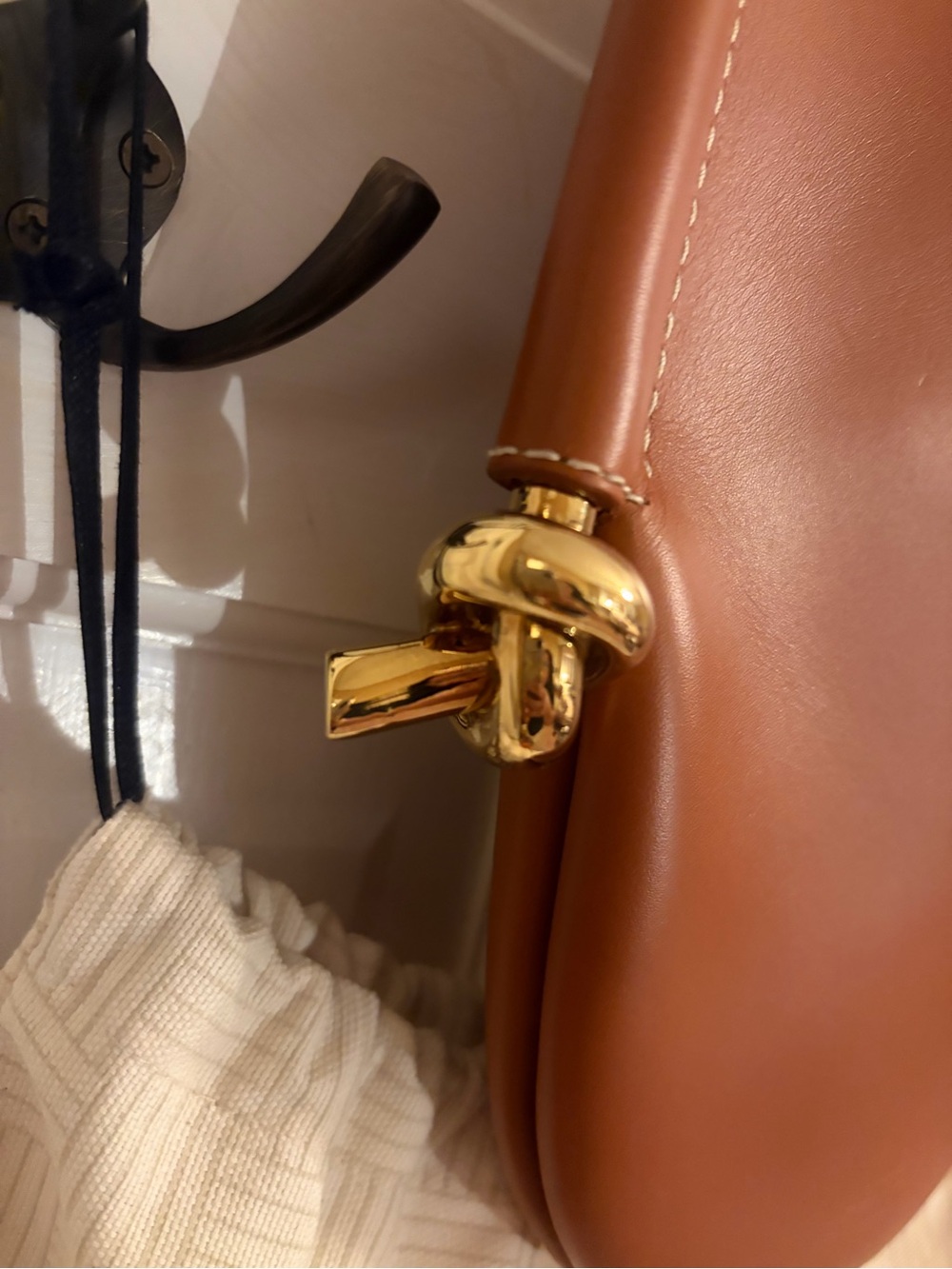 Bottega Veneta Brown Crescent Leather Shoulder Bag - Picture 4 of 12